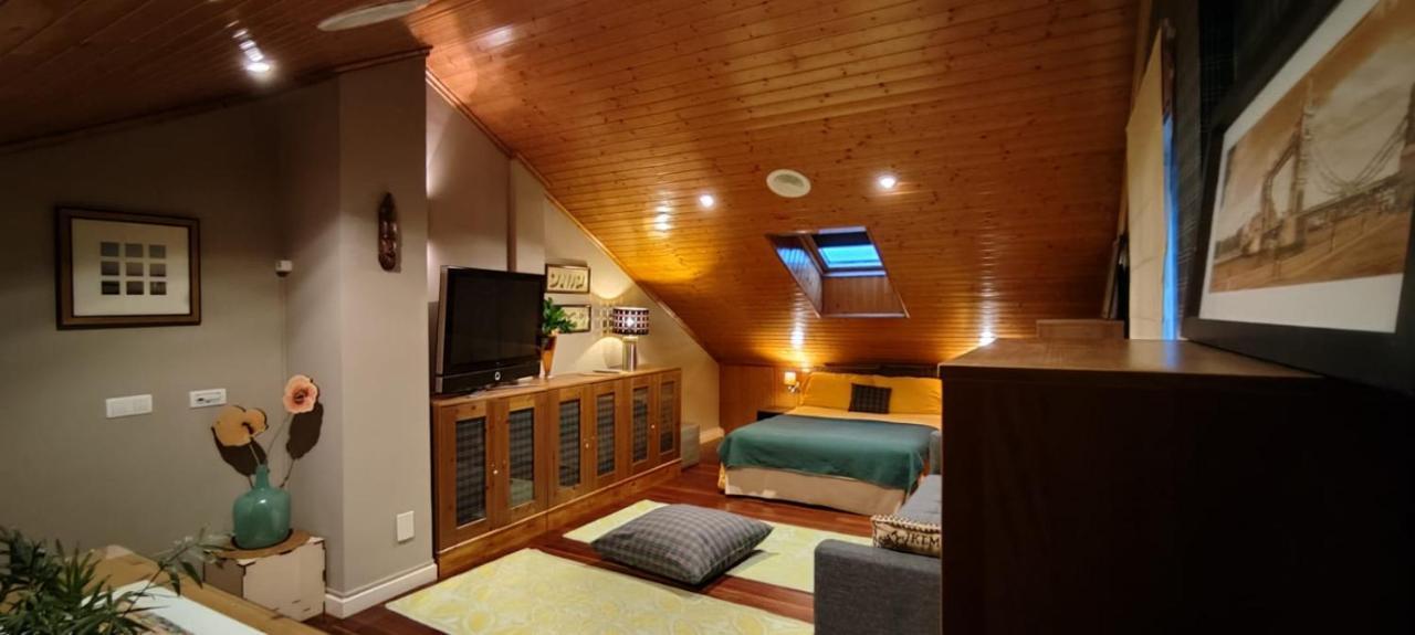 Hhc - Holidays House Compostela Сантьяго-де-Компостела Экстерьер фото